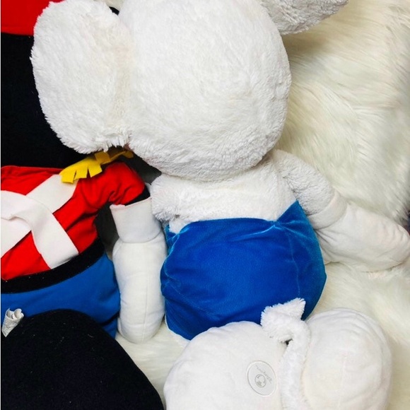 28” Disney Store Retired Giant Holiday Mickey + Winter White Mickey Mouse - Picture 8 of 12